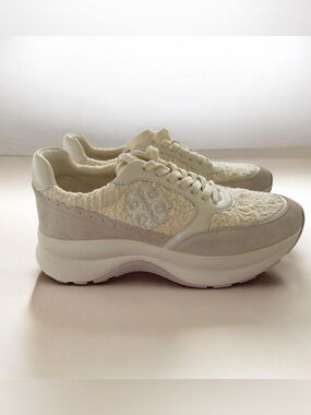 ♥️🍀♥️ Tory Burch Kick Trainer in the "New Ivory"  size 9 US
